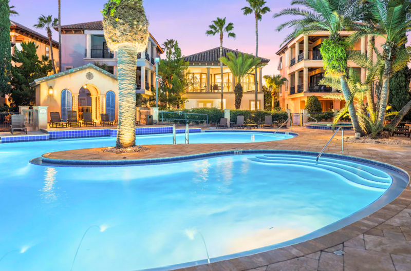 Welcome to Villa St Tropez, with 🌴 Lagoon-style community pool, oversized hot tub & lush courtyard ENJOY!